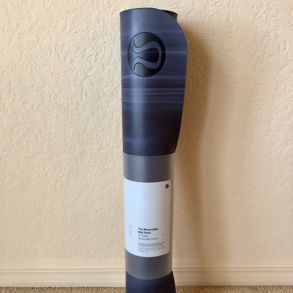 LULULEMON 5mm Yoga Mat with Tags Reversible
